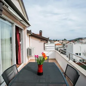 apartments-bili-trogir.hotels-in-trogir.com/