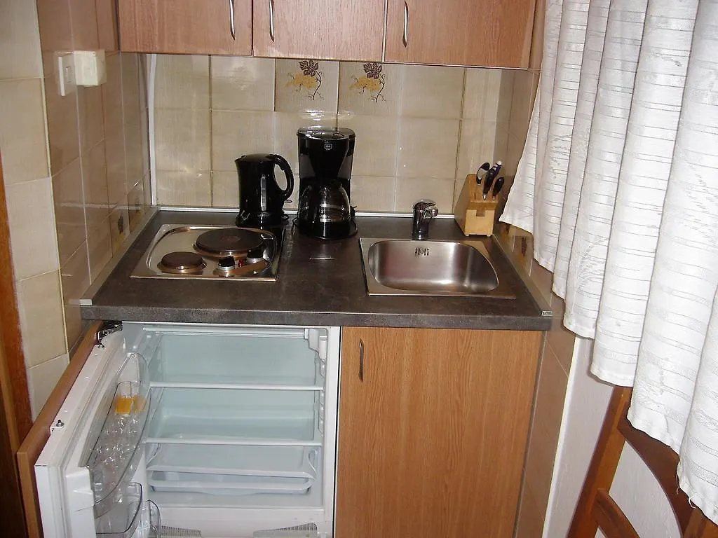 Stella Maris Accommodation Klenovica Panzió